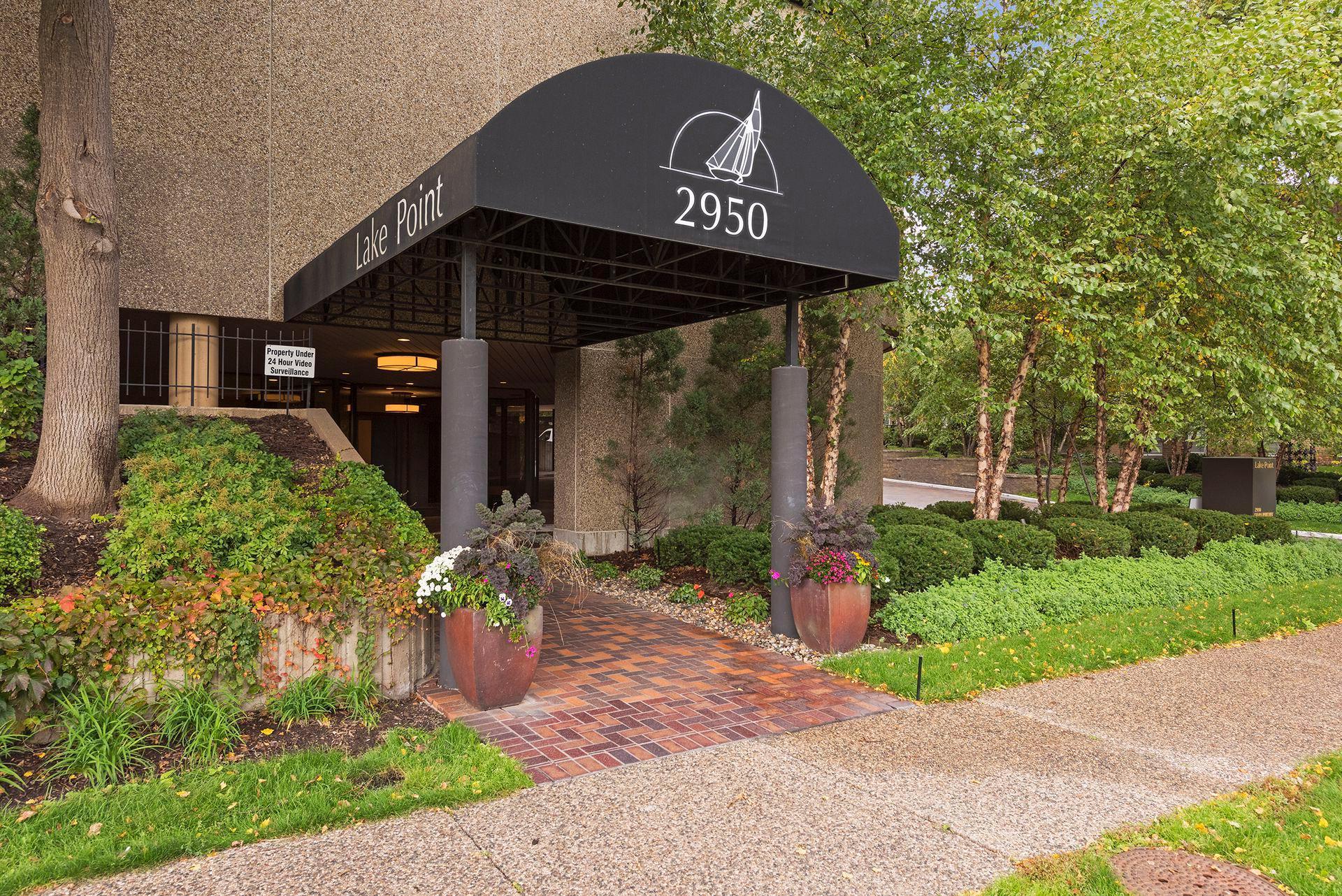 2950 Dean Parkway 1902