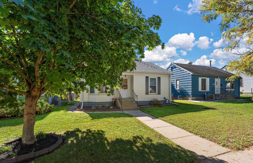 Photo of 1340 3rd Street E, Saint Paul, MN 55106 (MLS # 7156157)