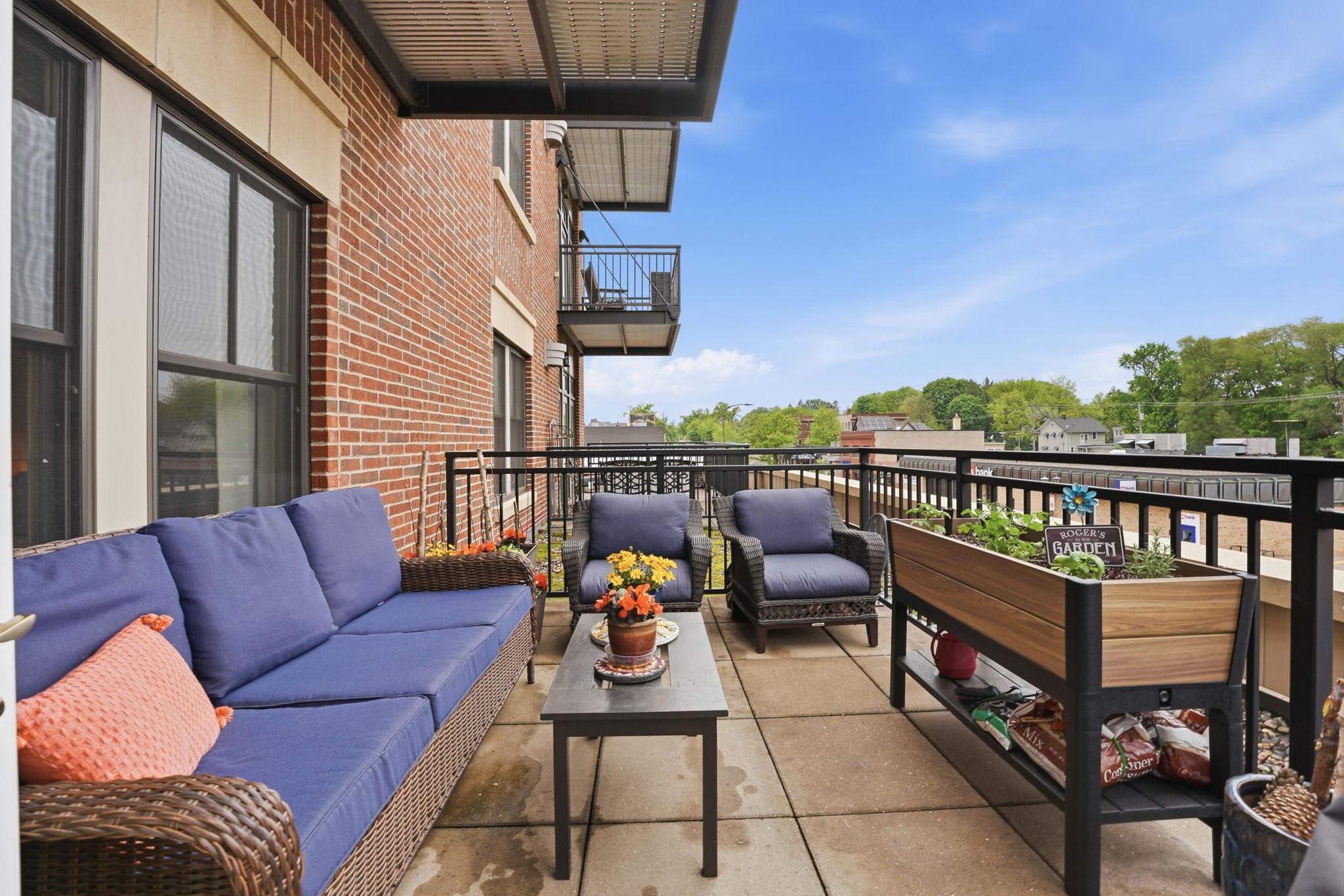 1060 Grand Avenue 203