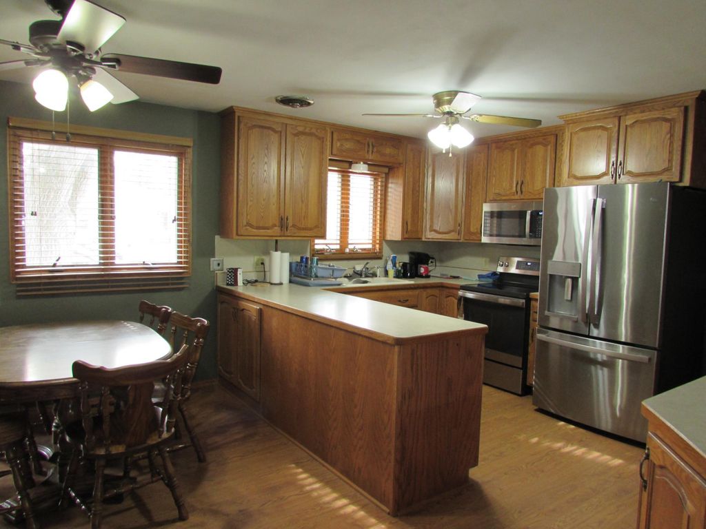 Photo of 1404 Lucia Avenue, Fairmont, MN 56031 (MLS # 7072223)