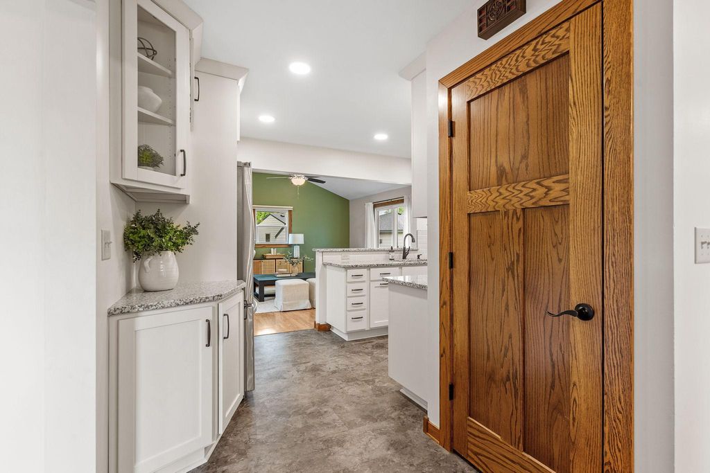 Photo of 6876 11th Street N, Oakdale, MN 55128 (MLS # 7078763)