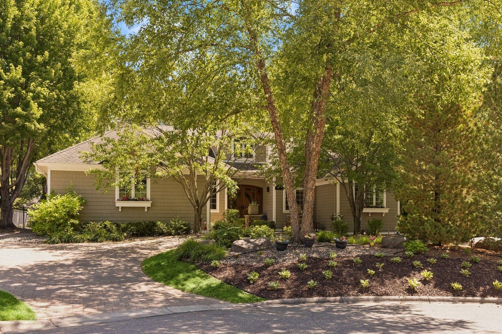Photo of 2841 Ella Lane, Minnetonka, MN 55305 (MLS # 7150838)