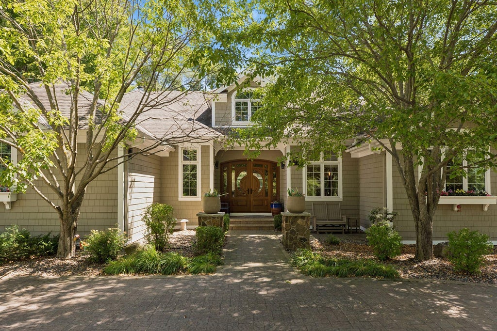 Photo of 2841 Ella Lane, Minnetonka, MN 55305 (MLS # 7150838)