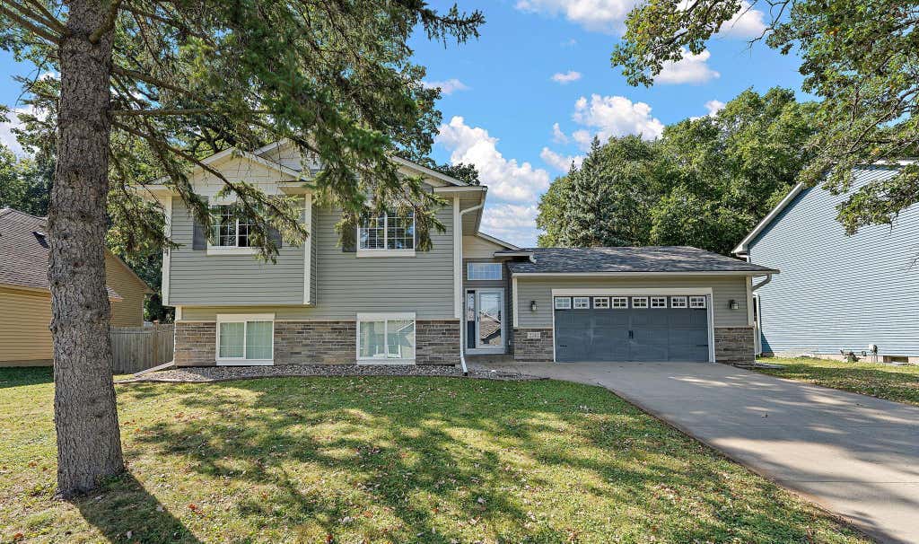 Photo of 2241 7th Street N, North Saint Paul, MN 55109 (MLS # 7120414)