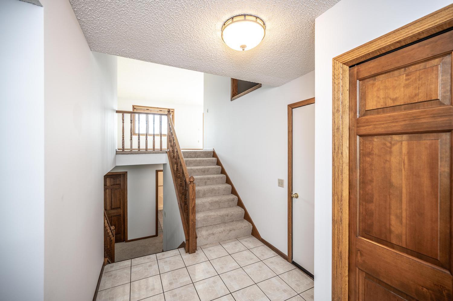 1500 Lakeview Curve