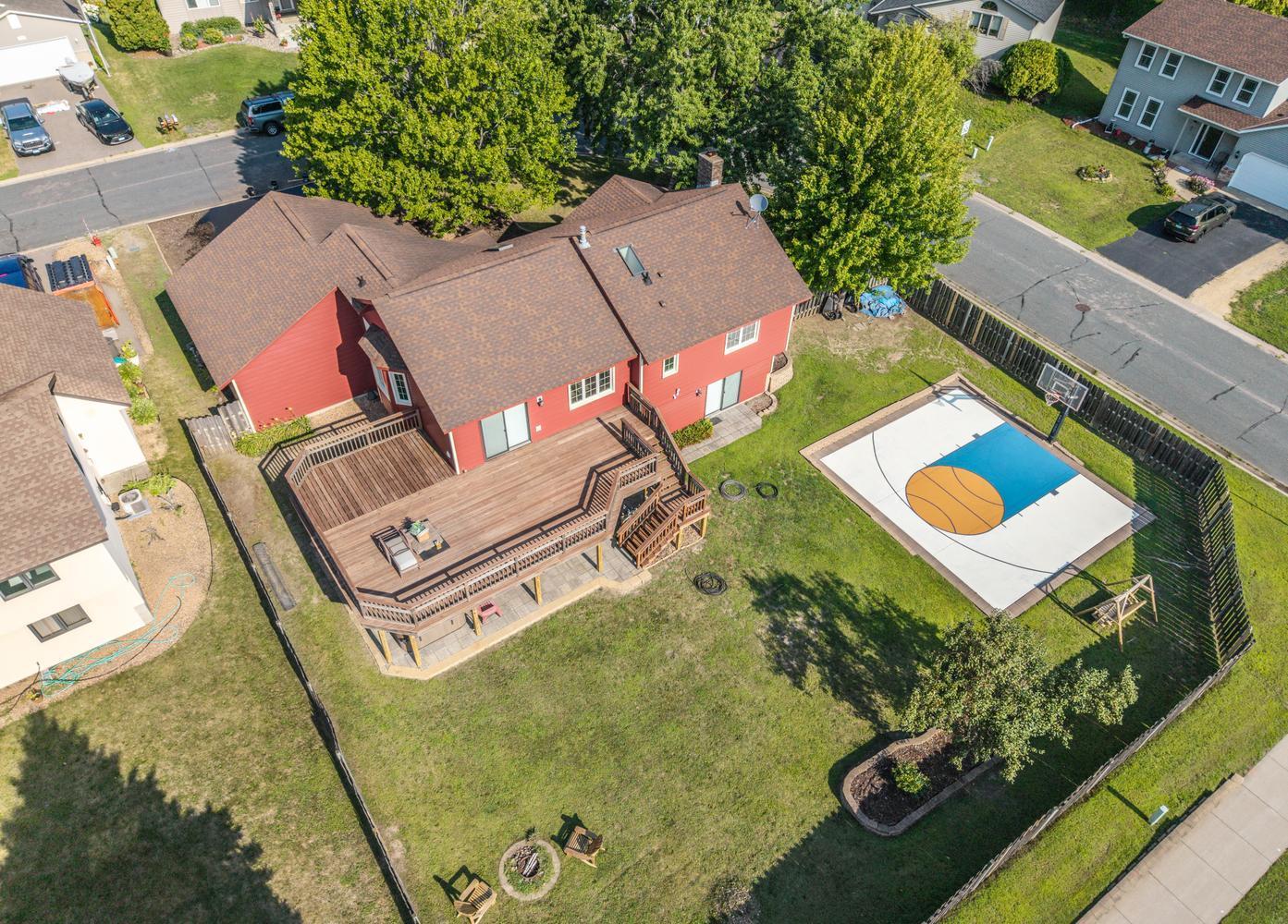 1500 Lakeview Curve