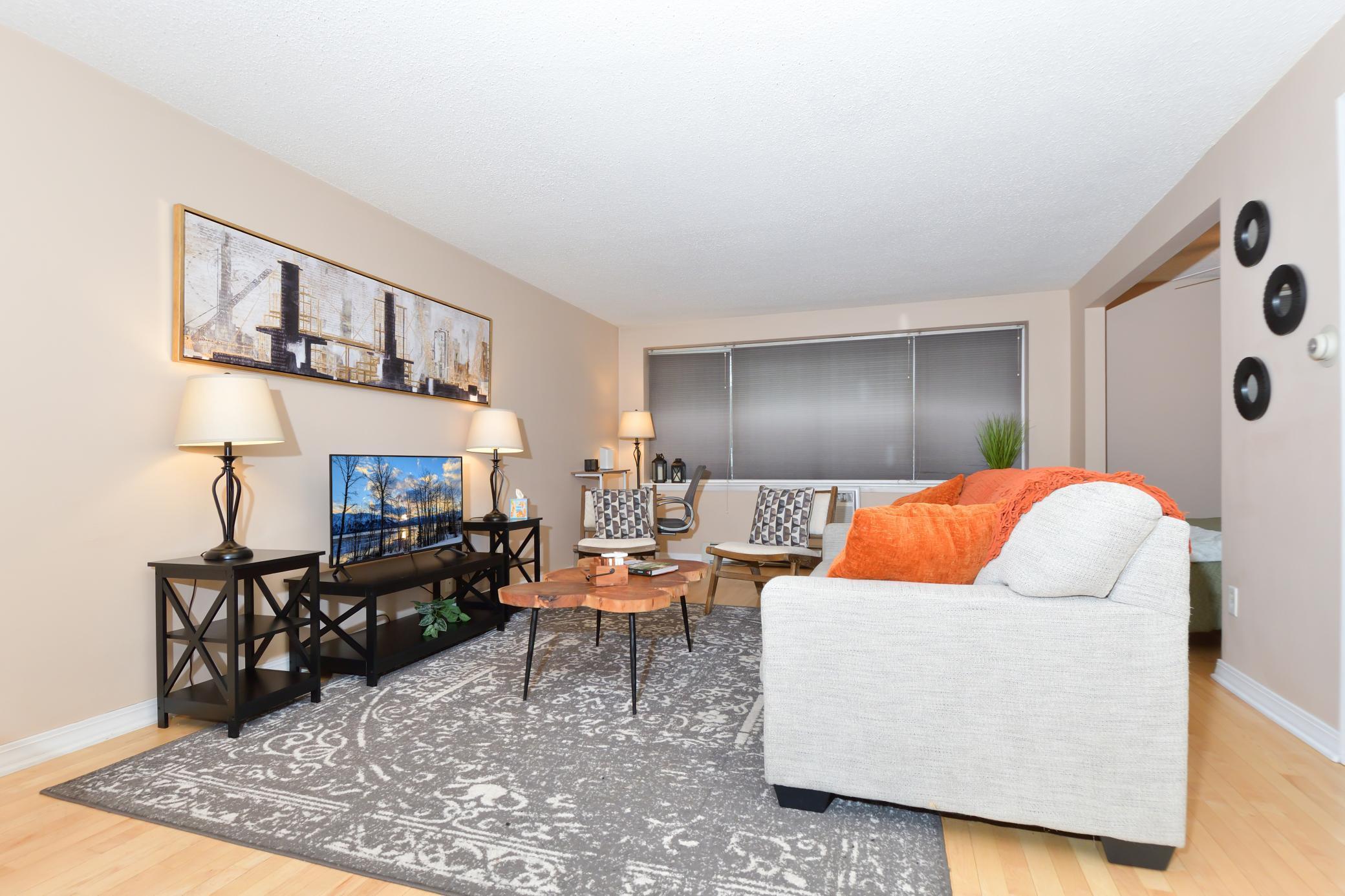 2700 W 44th Street 115