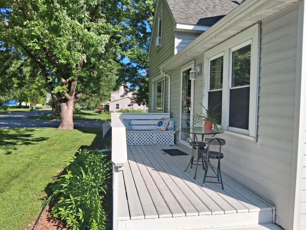 Photo of 194 5th Avenue NE, Hutchinson, MN 55350 (MLS # 7095650)