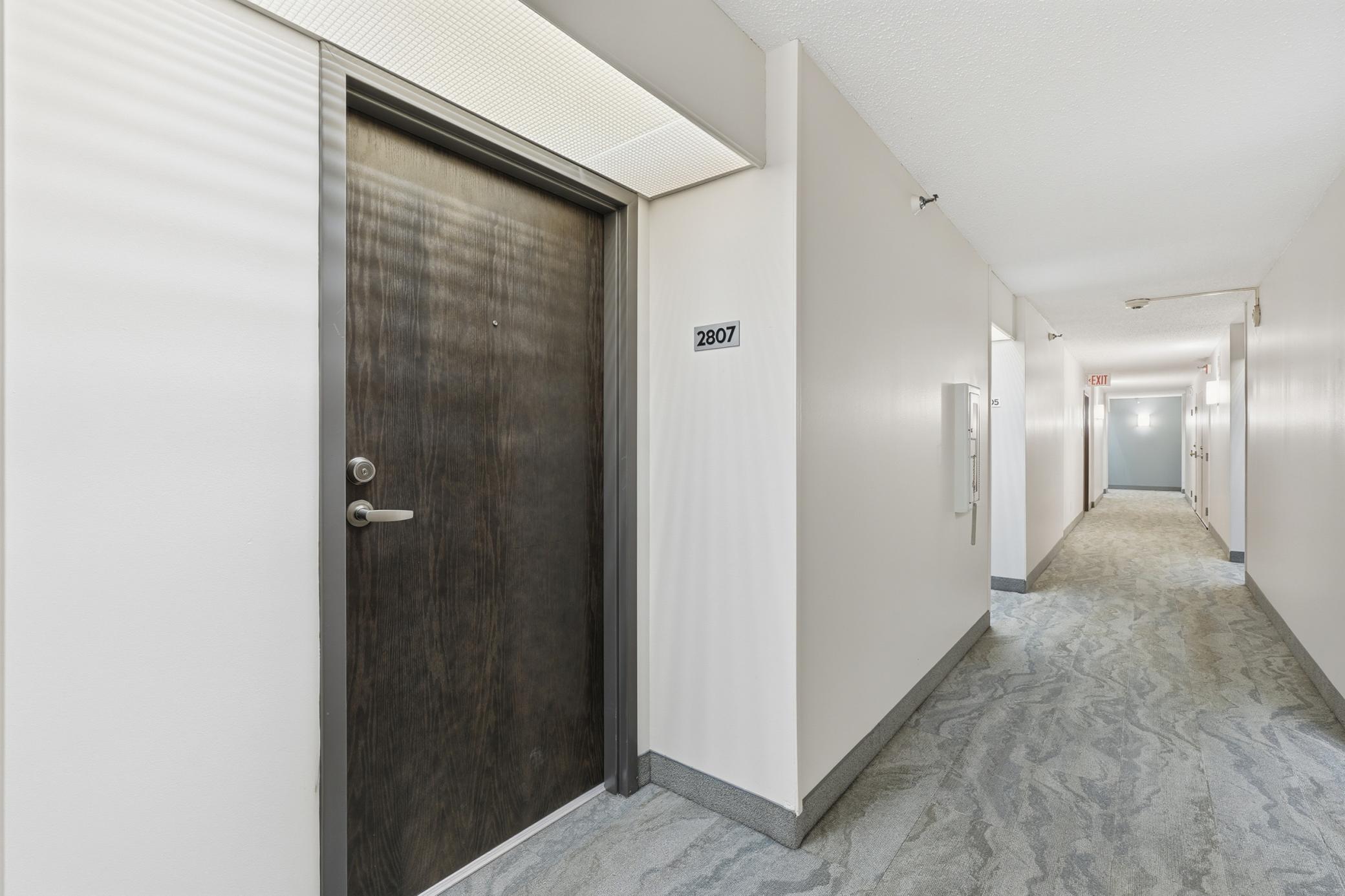 78 10th Street E 2807