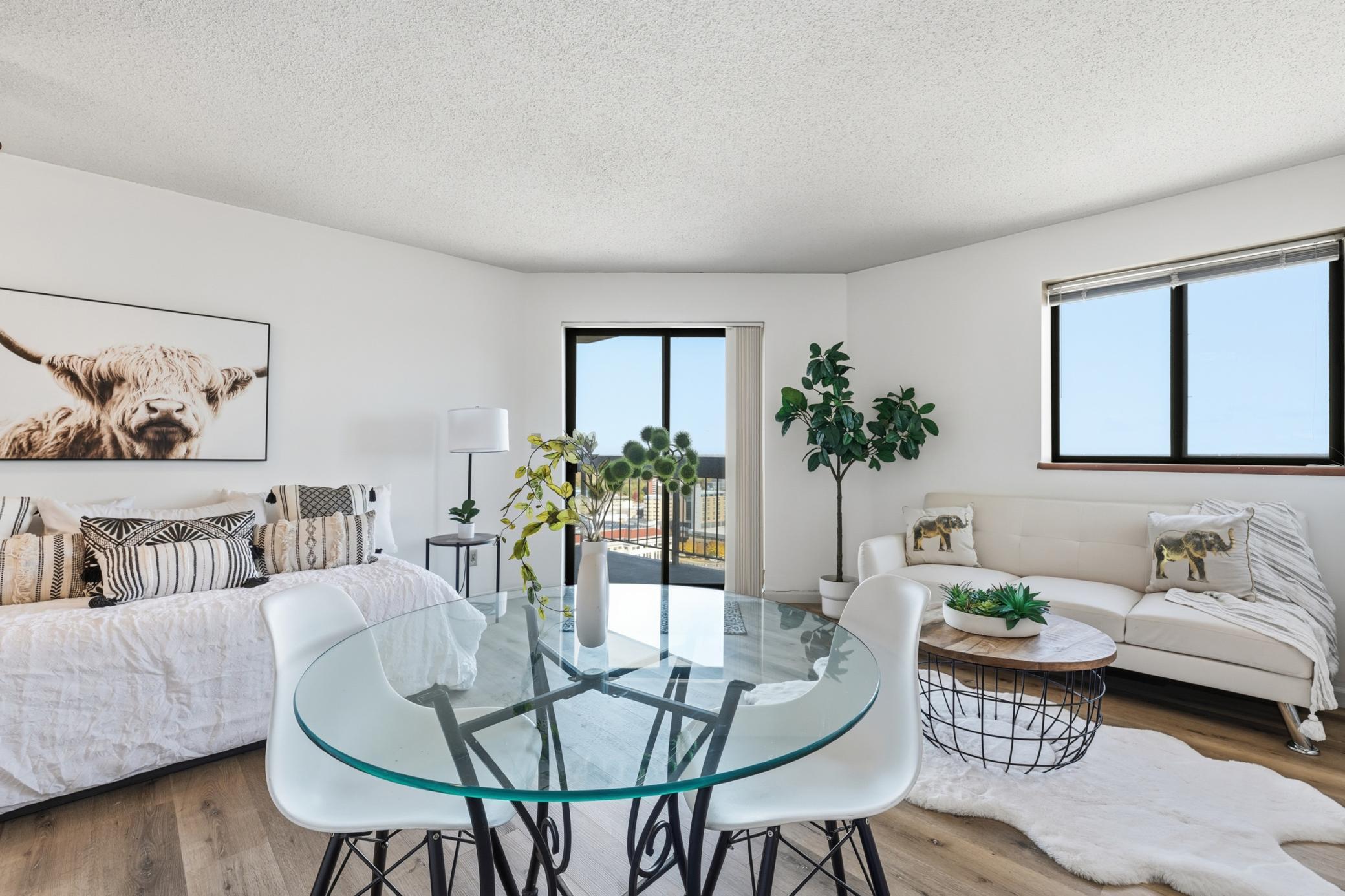 78 10th Street E 2807