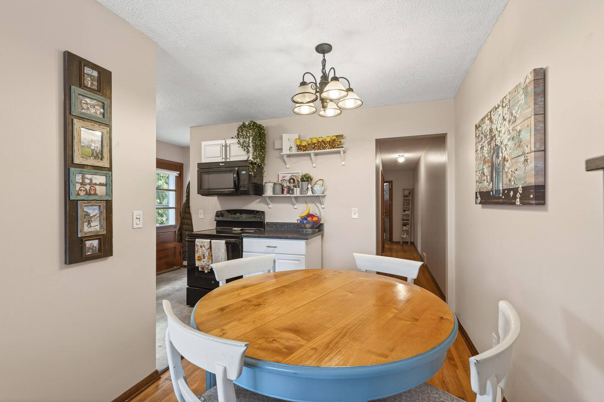 3025-27 Blackstone Avenue