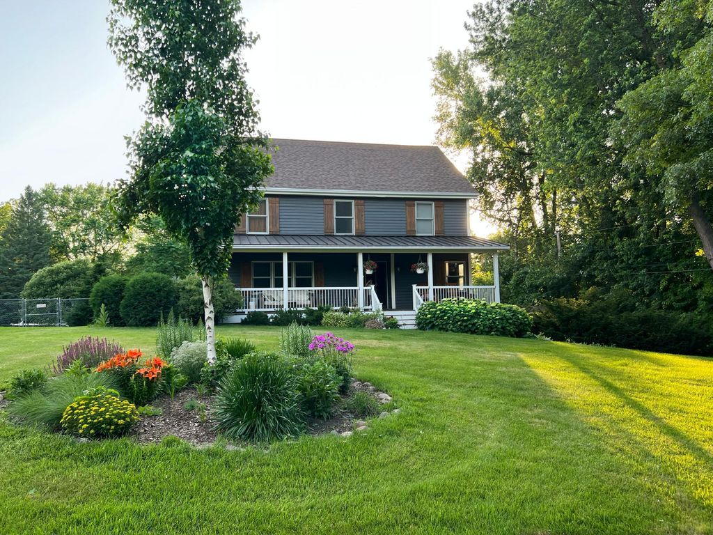 Photo of 315 Juneau Lane N, Plymouth, MN 55447 (MLS # 7031581)