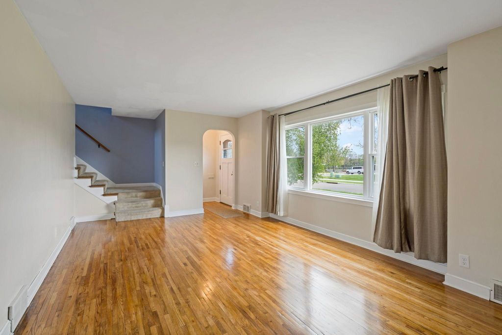 Photo of 3653 Lee Avenue N, Robbinsdale, MN 55422 (MLS # 7069811)