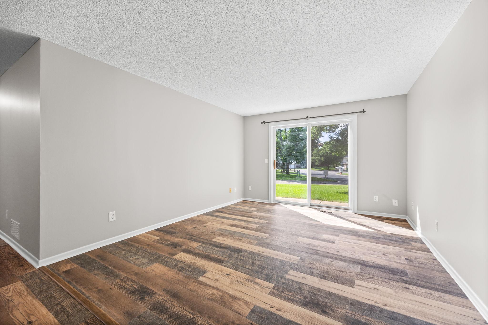 992 Pond View Court