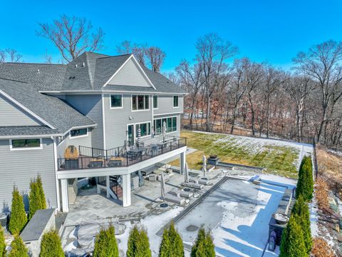 21 Cherrywood Circle North Oaks MN 55127