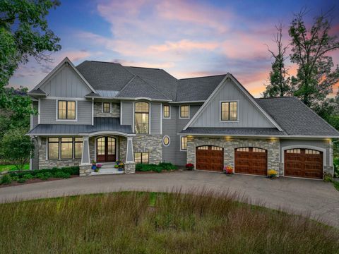 21 Cherrywood Circle North Oaks MN 55127