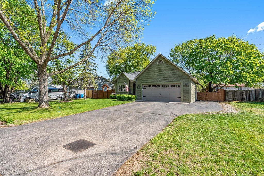 Photo of 11532 Oregon Avenue N, Champlin, MN 55316 (MLS # 7062909)
