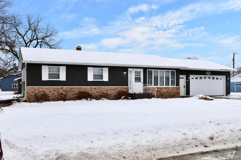 Photo of 624 7th Street W, Wabasha, MN 55981 (MLS # 7005654)