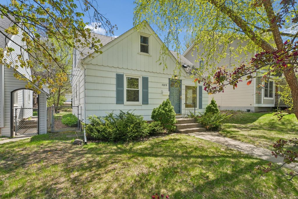 Photo of 3109 Oregon Avenue S, Saint Louis Park, MN 55426 (MLS # 7070246)