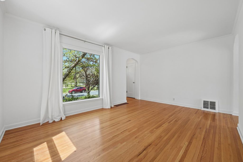 Photo of 3109 Oregon Avenue S, Saint Louis Park, MN 55426 (MLS # 7070246)