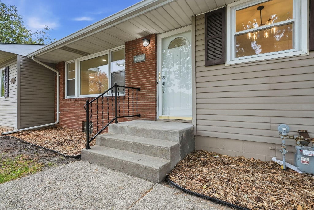 Photo of 1038 Larpenteur Avenue W, Saint Paul, MN 55113 (MLS # 7152542)