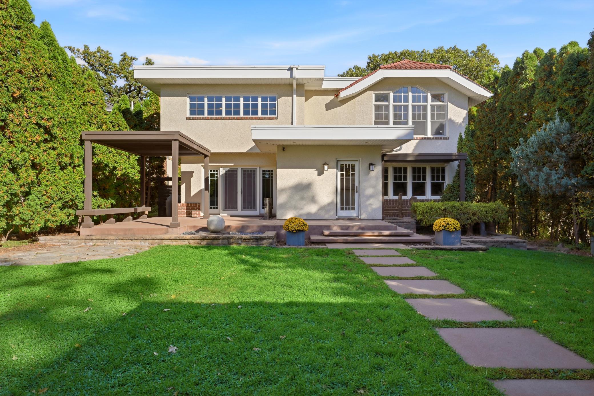 2409 W 22nd Street