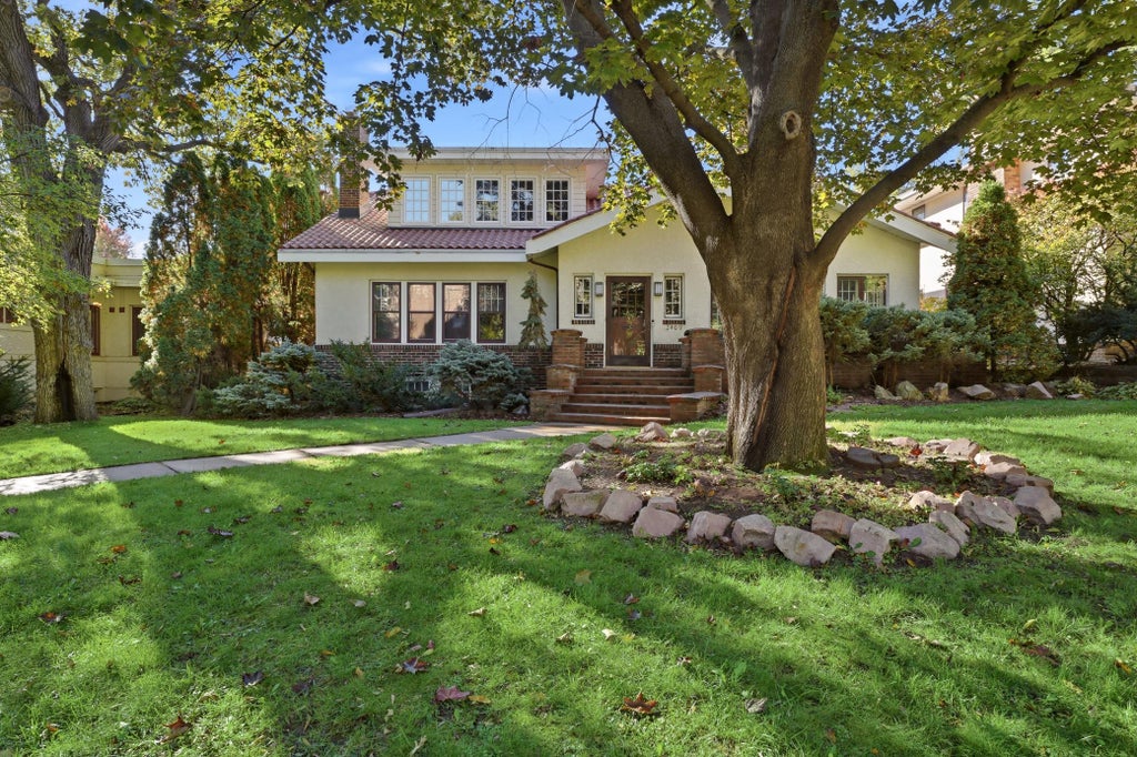 Photo of 2409 W 22nd Street, Minneapolis, MN 55405 (MLS # 7143616)
