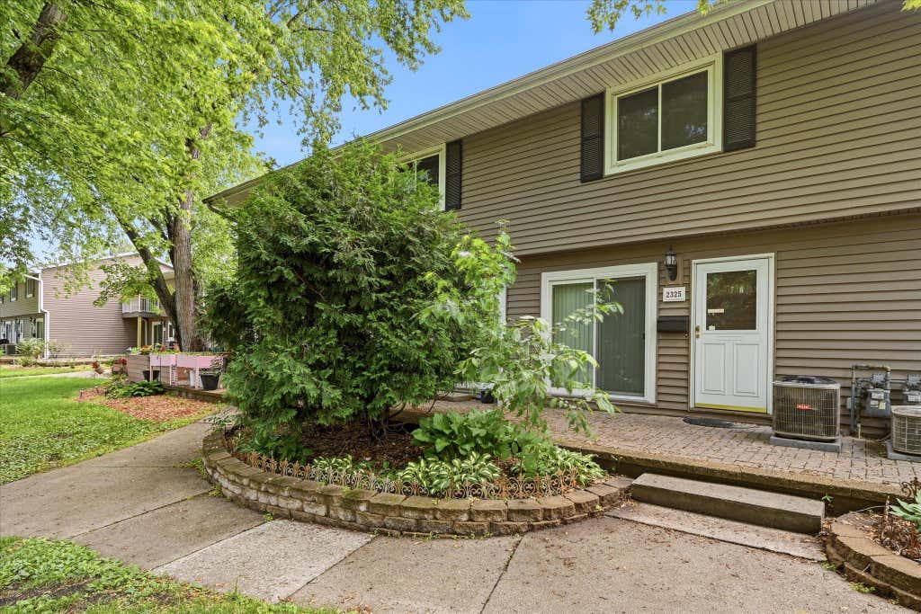 Photo of 2325 Hampshire Avenue S, Saint Louis Park, MN 55426 (MLS # 7082684)