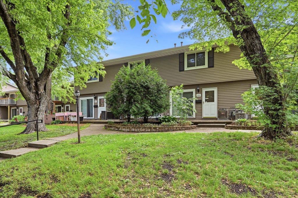 Photo of 2325 Hampshire Avenue S, Saint Louis Park, MN 55426 (MLS # 7082684)