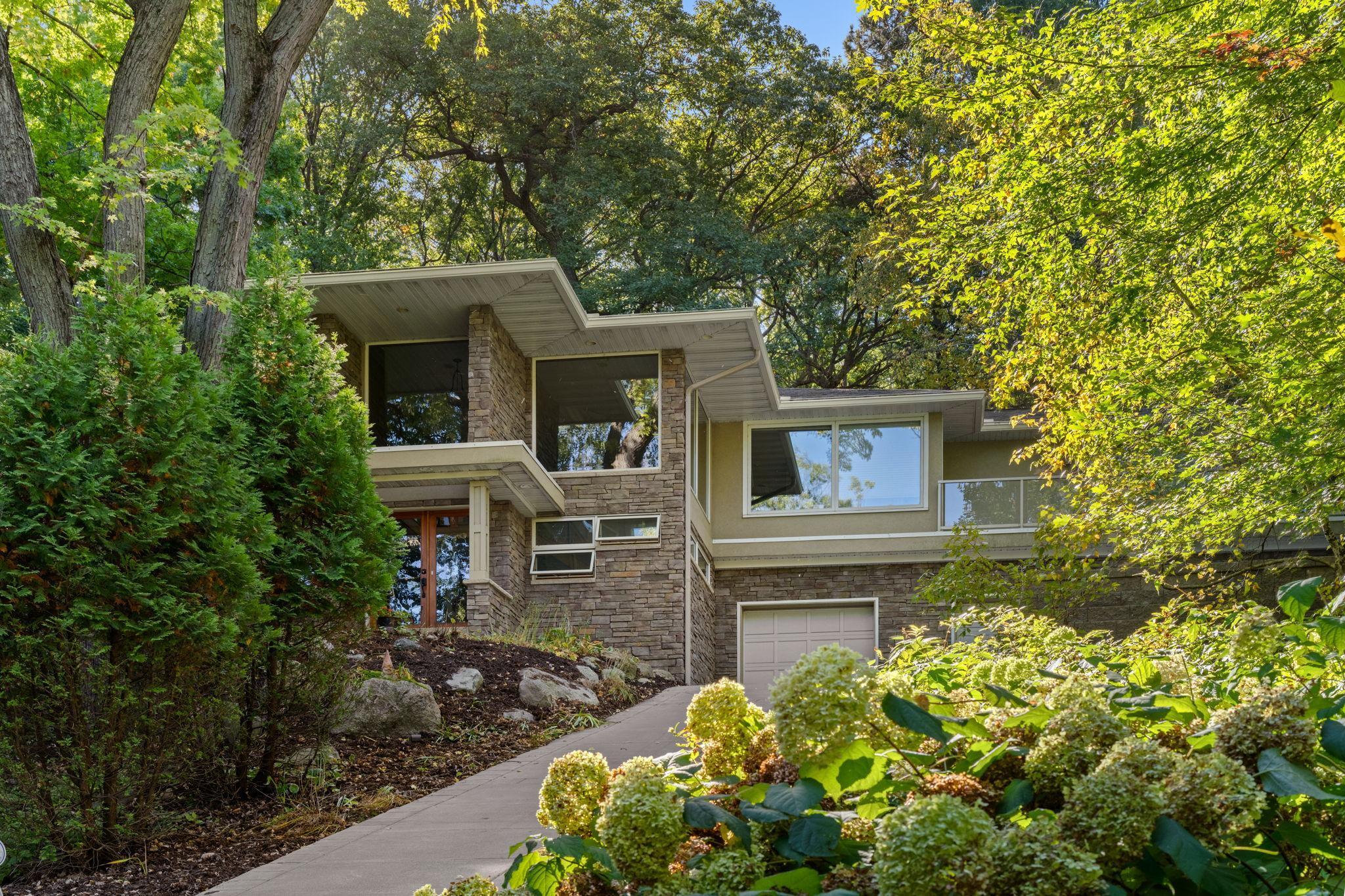 2200 Black Oak Drive