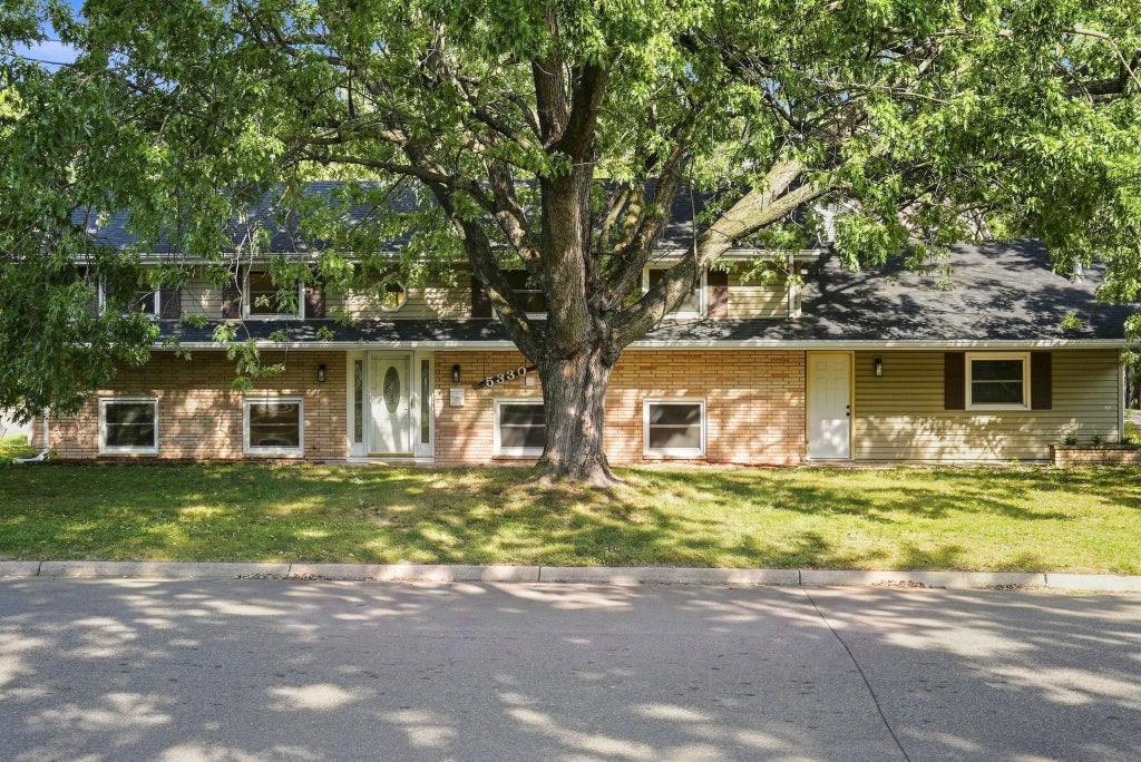 Photo of 5330 Perry Avenue N, Crystal, MN 55429 (MLS # 7134214)