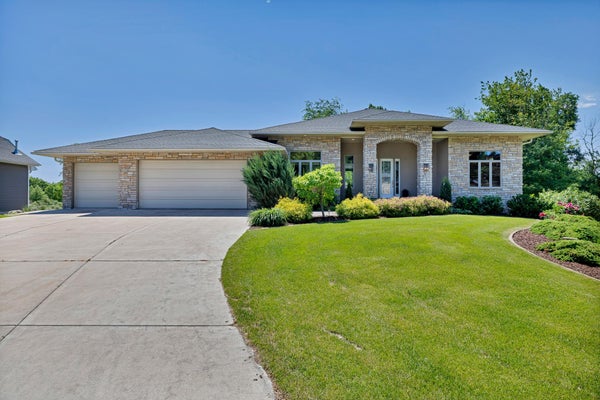 2716 103RD CT NE, MINNEAPOLIS, MN 55449 - Image f218e27cb4d6a023058dfd38c958f29a/2886914831