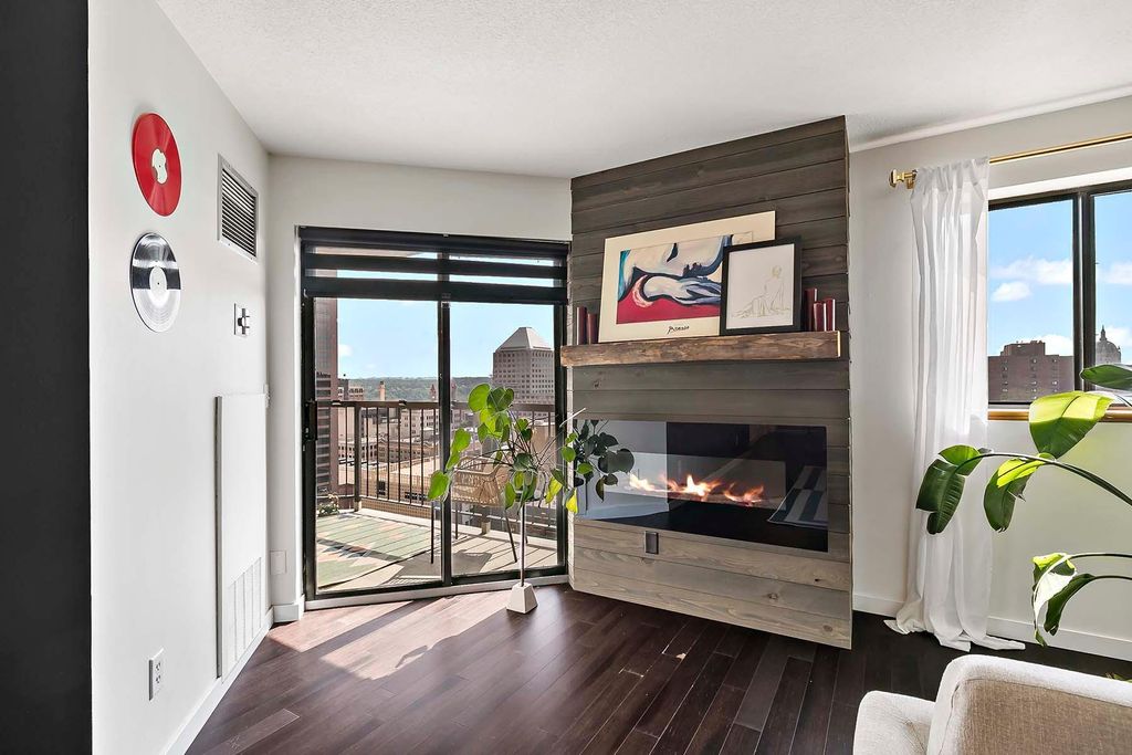 Photo of 78 10th Street E #2004, Saint Paul, MN 55101 (MLS # 6822929)