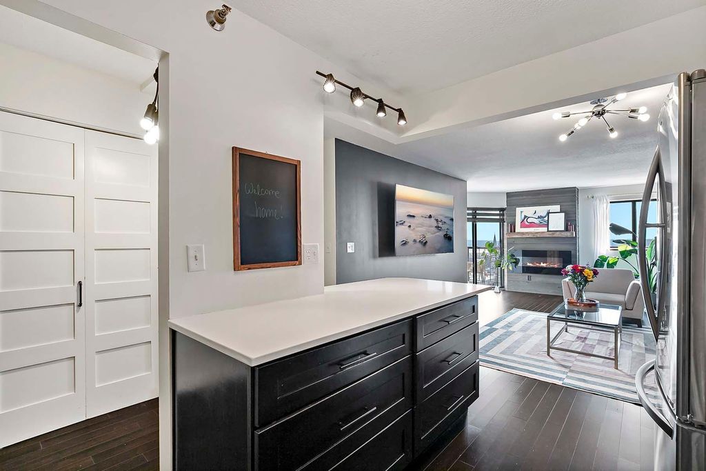 Photo of 78 10th Street E #2004, Saint Paul, MN 55101 (MLS # 6822929)