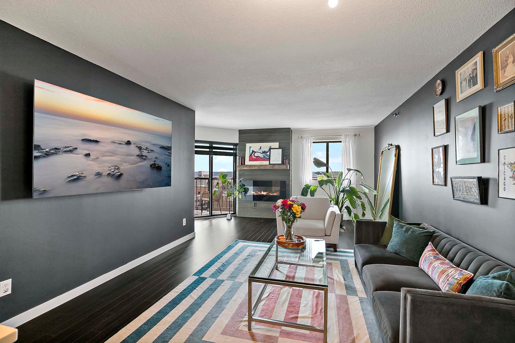 78 10th Street E 2004