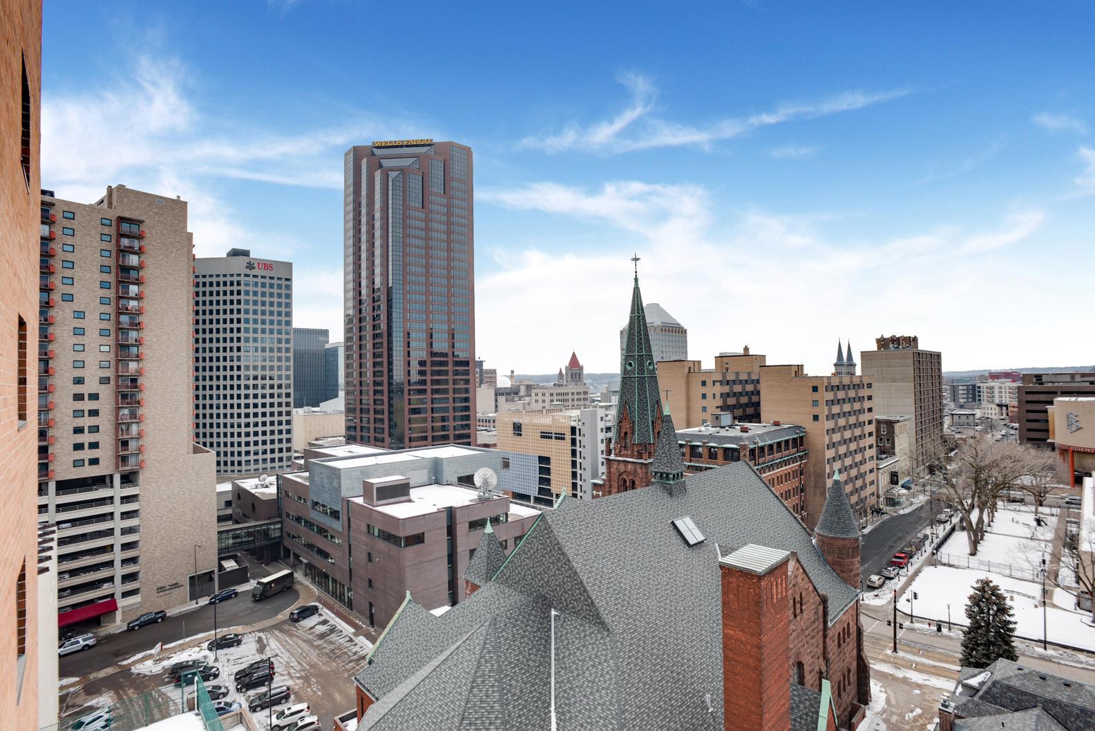 78 10th Street E 2004