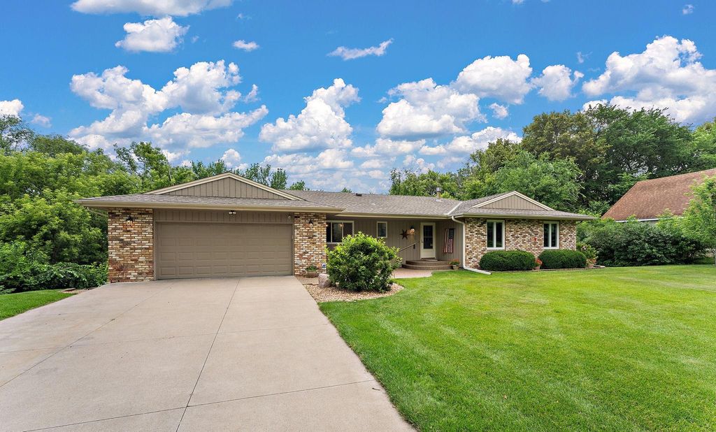 Photo of 12680 N Shannon Drive, Shakopee, MN 55379 (MLS # 7103690)
