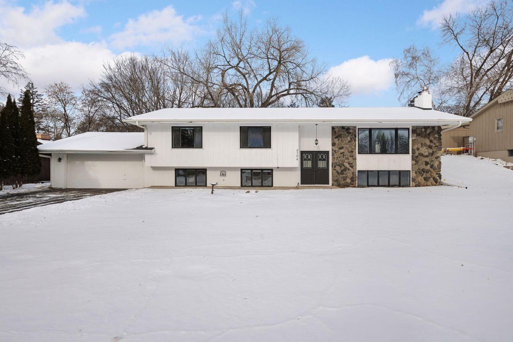 Photo of 6704 Sioux Trail, Edina, MN 55439 (MLS # 6826736)