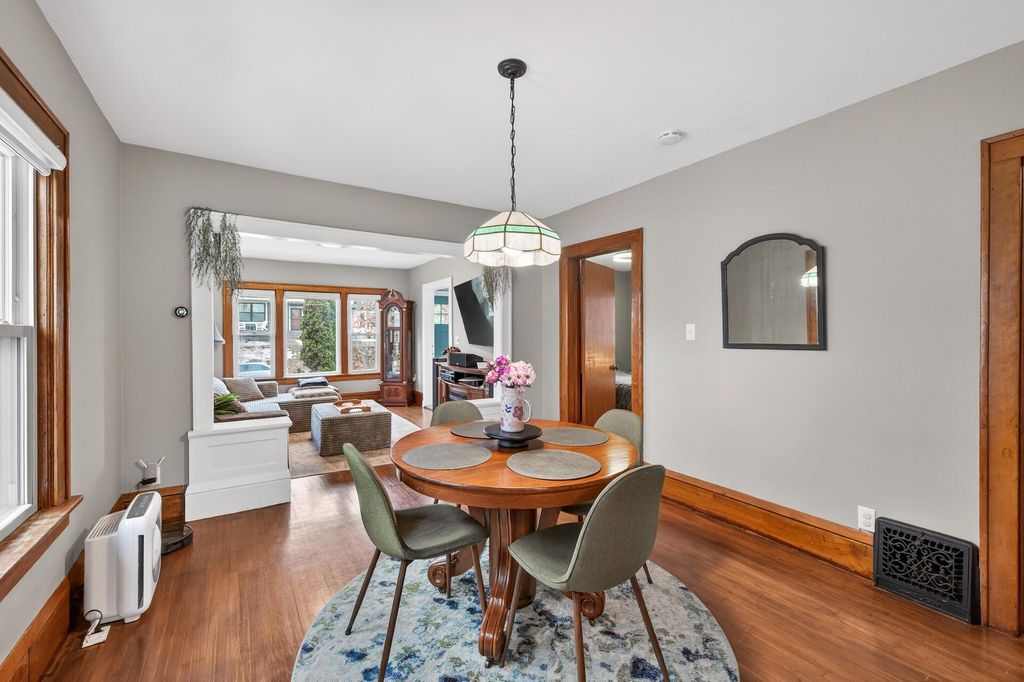 Photo of 2622 Newton Avenue N, Minneapolis, MN 55411 (MLS # 7018970)