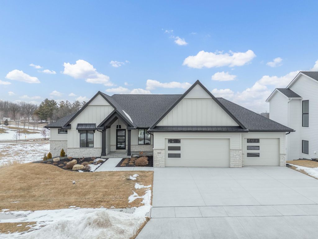 Photo of 2665 Timber Oaks Road SW, Rochester, MN 55902 (MLS # 7021037)