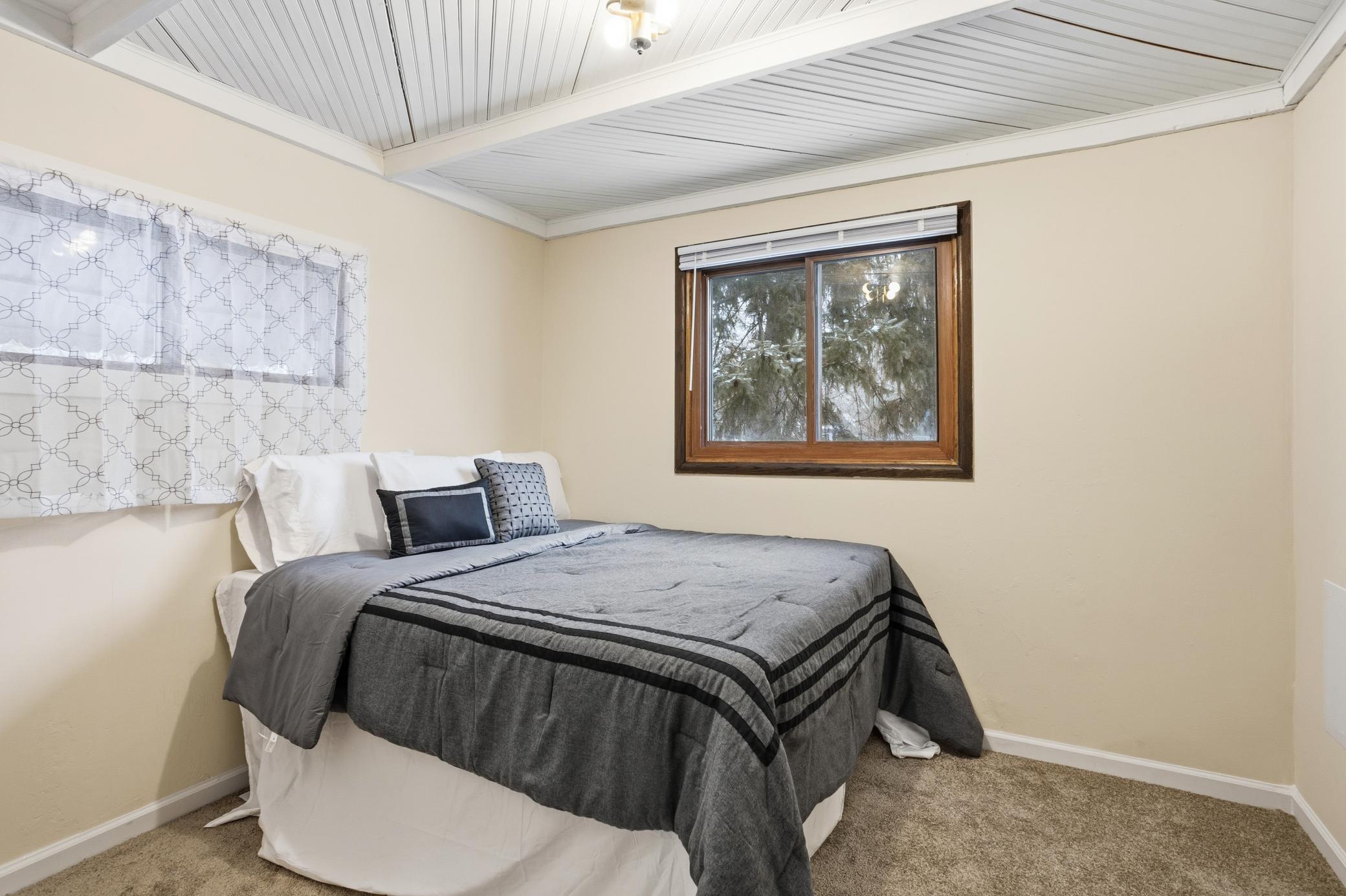 1592 Greenbrier Street