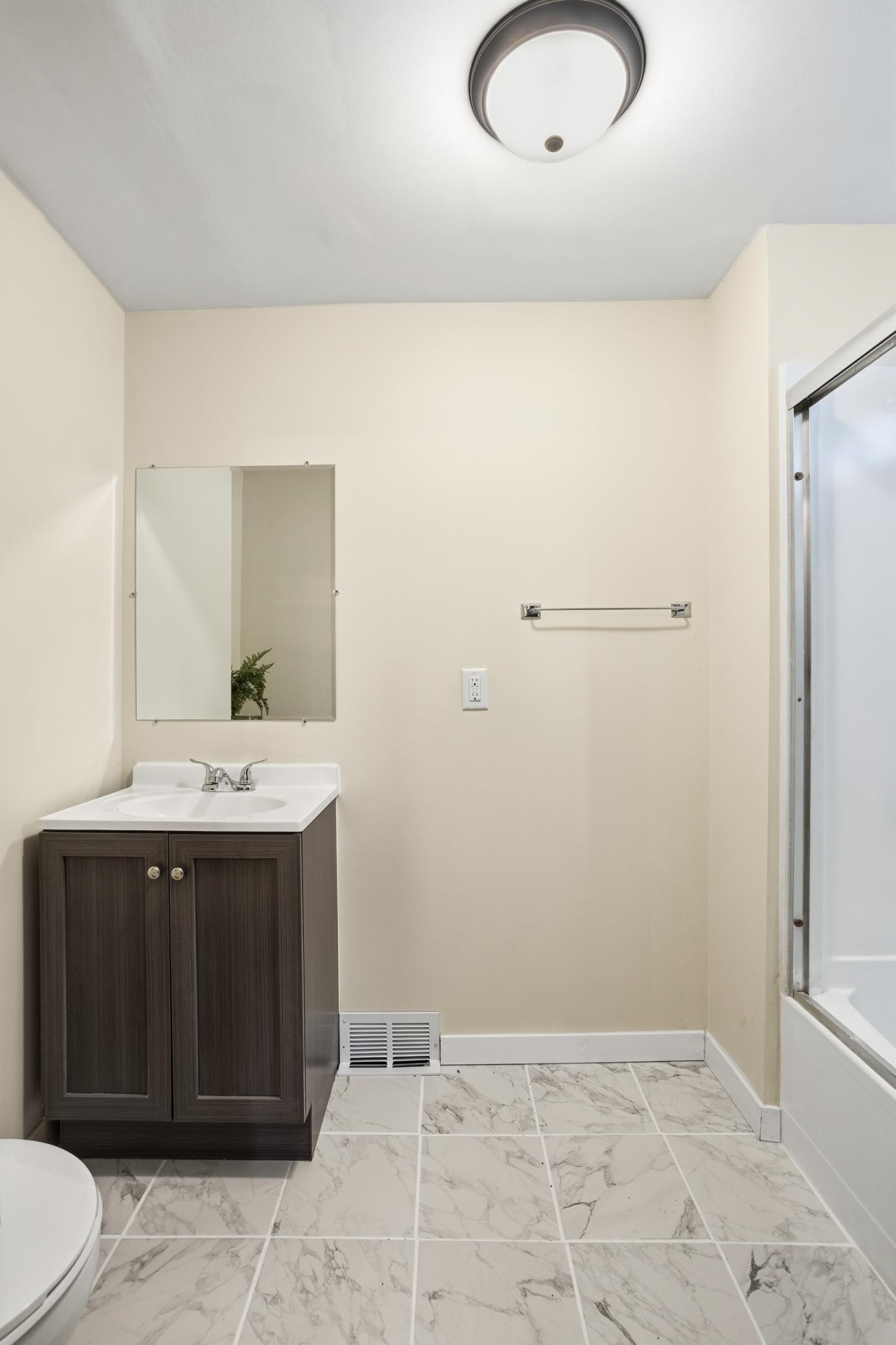 1592 Greenbrier Street