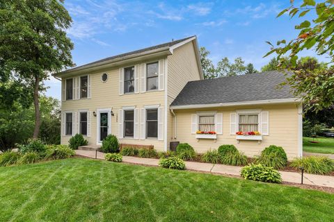 1389 Camelback Drive Eagan MN 55123