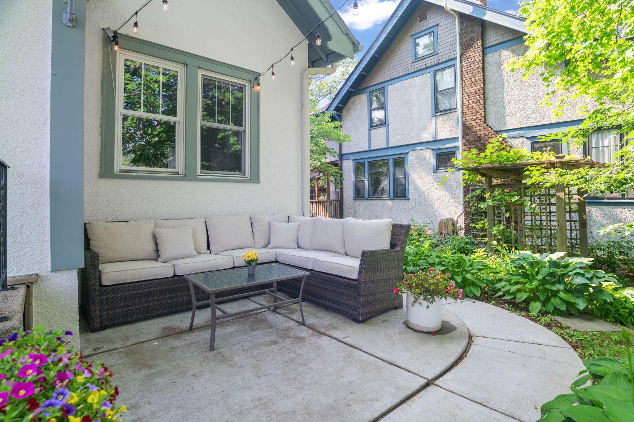 1511 Branston Street