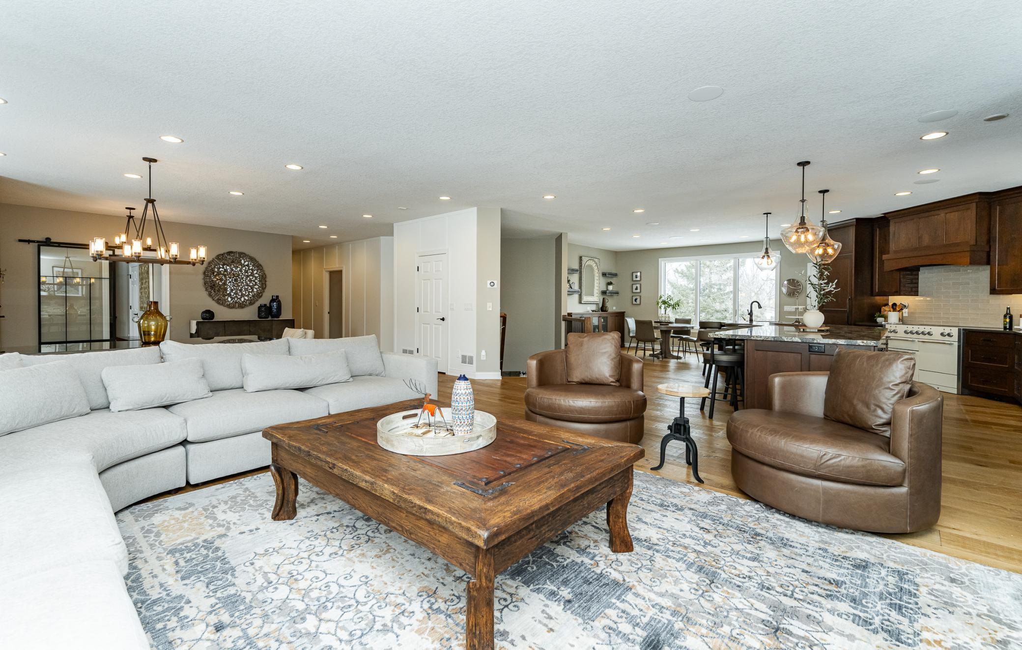 Rochester, Minnesota, 55902, United States, 5 Bedrooms Bedrooms, ,5 BathroomsBathrooms,Residential,Active,2028543