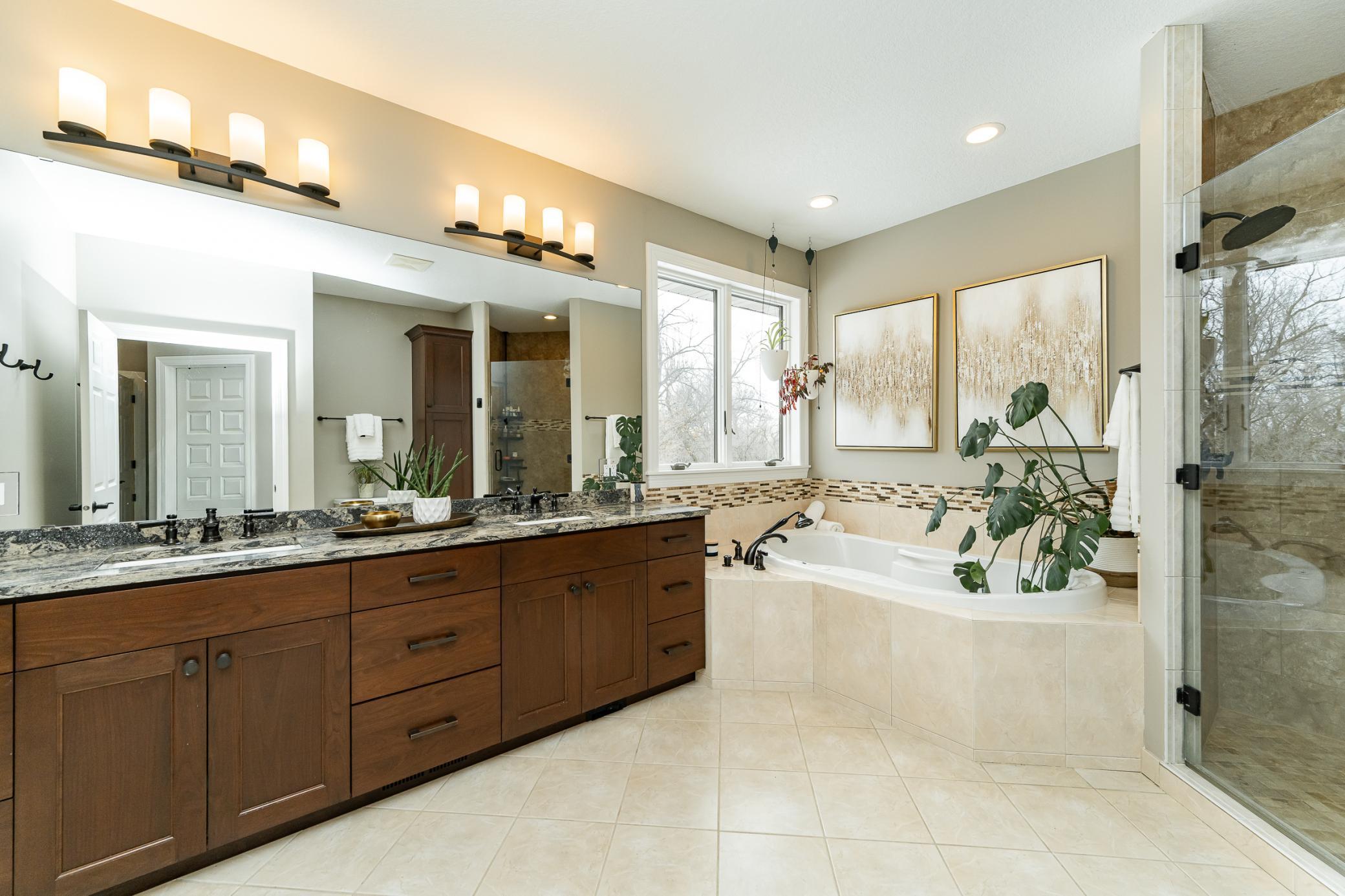 Rochester, Minnesota, 55902, United States, 5 Bedrooms Bedrooms, ,5 BathroomsBathrooms,Residential,Active,2028543