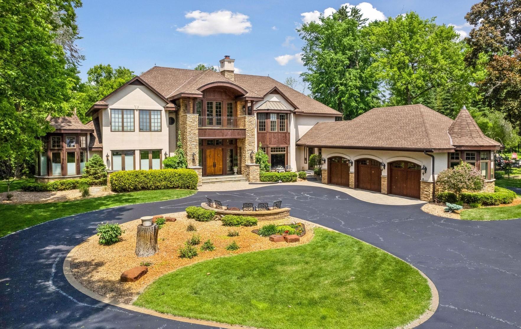 1910 Shoreline Drive