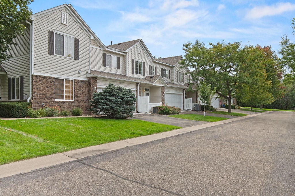 Photo of 24 River Woods Drive W, Saint Paul Park, MN 55071 (MLS # 7143820)