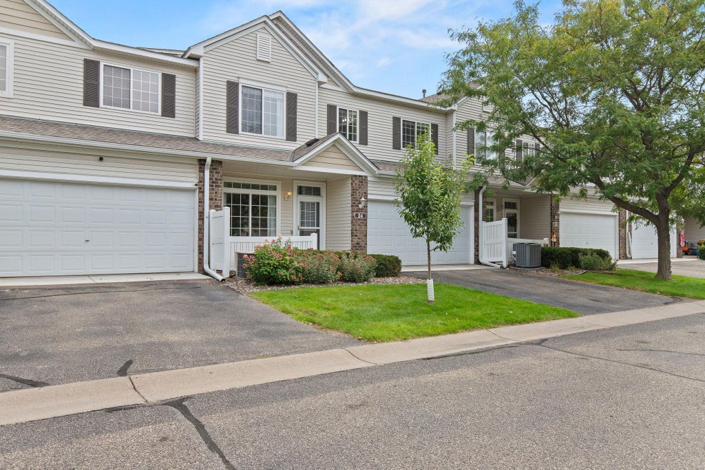 Photo of 24 River Woods Drive W, Saint Paul Park, MN 55071 (MLS # 7143820)