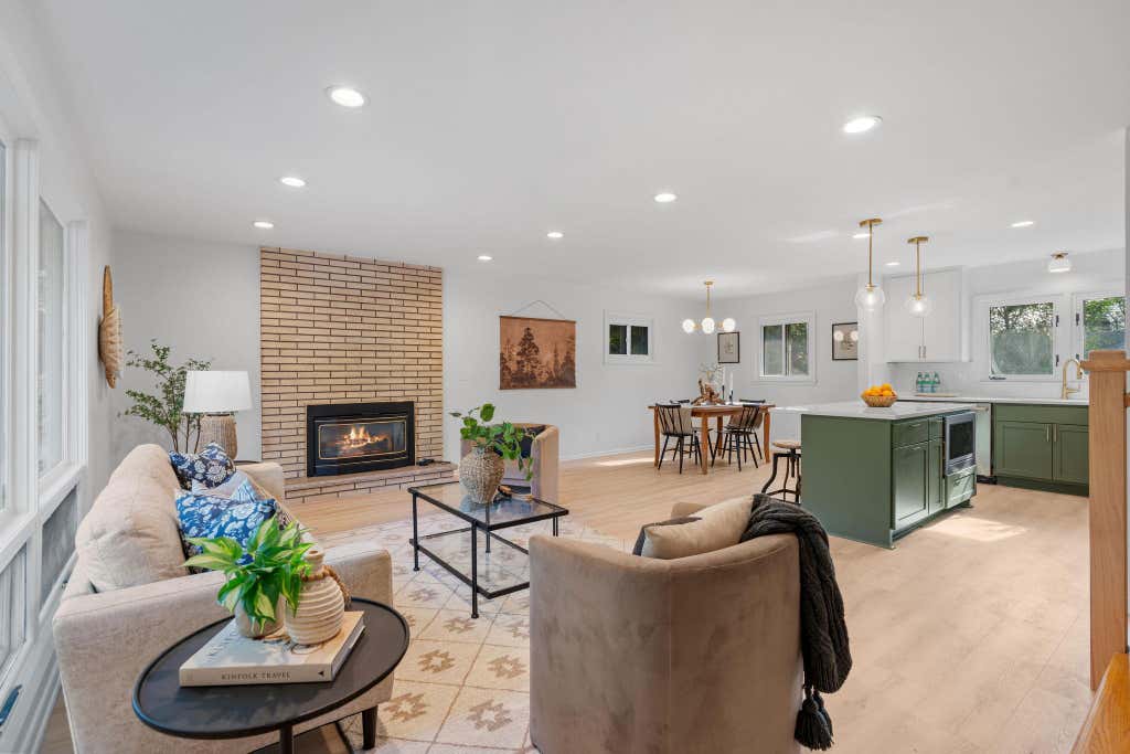 Photo of 1025 Colby Street, Saint Paul, MN 55116 (MLS # 7134206)